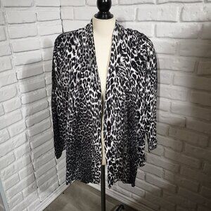 Tabi Simply Classic Ladies Size Large Animal Print Straight Fit Open Cardigan